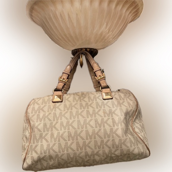 Michael Kors handbag - Picture 2 of 10